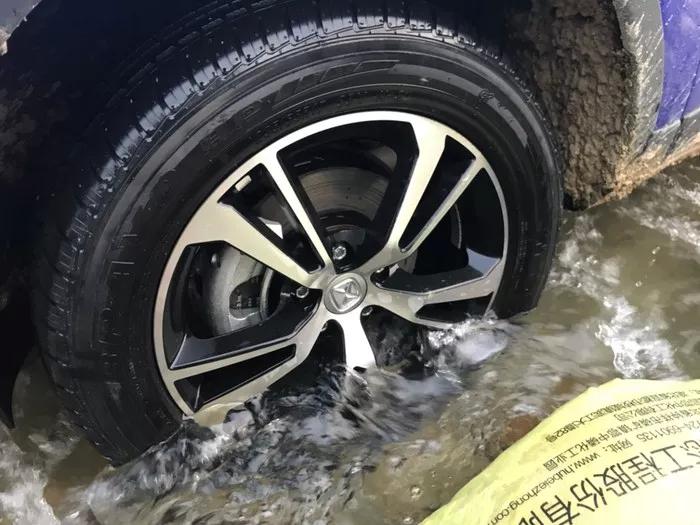 硬汉更柔情深度试驾驭胜S330