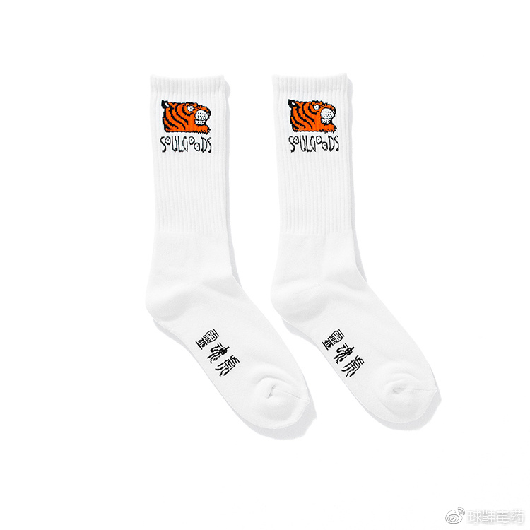 球鞋与袜子为什么那么滑,袜子总是滑到鞋底