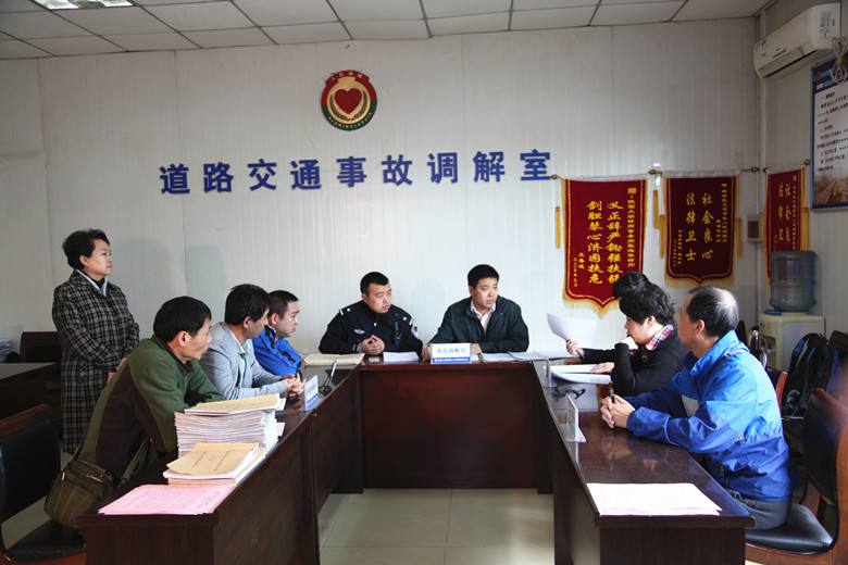 机动车与电瓶车出事故怎么处理,机动车与电瓶车发生交通事故