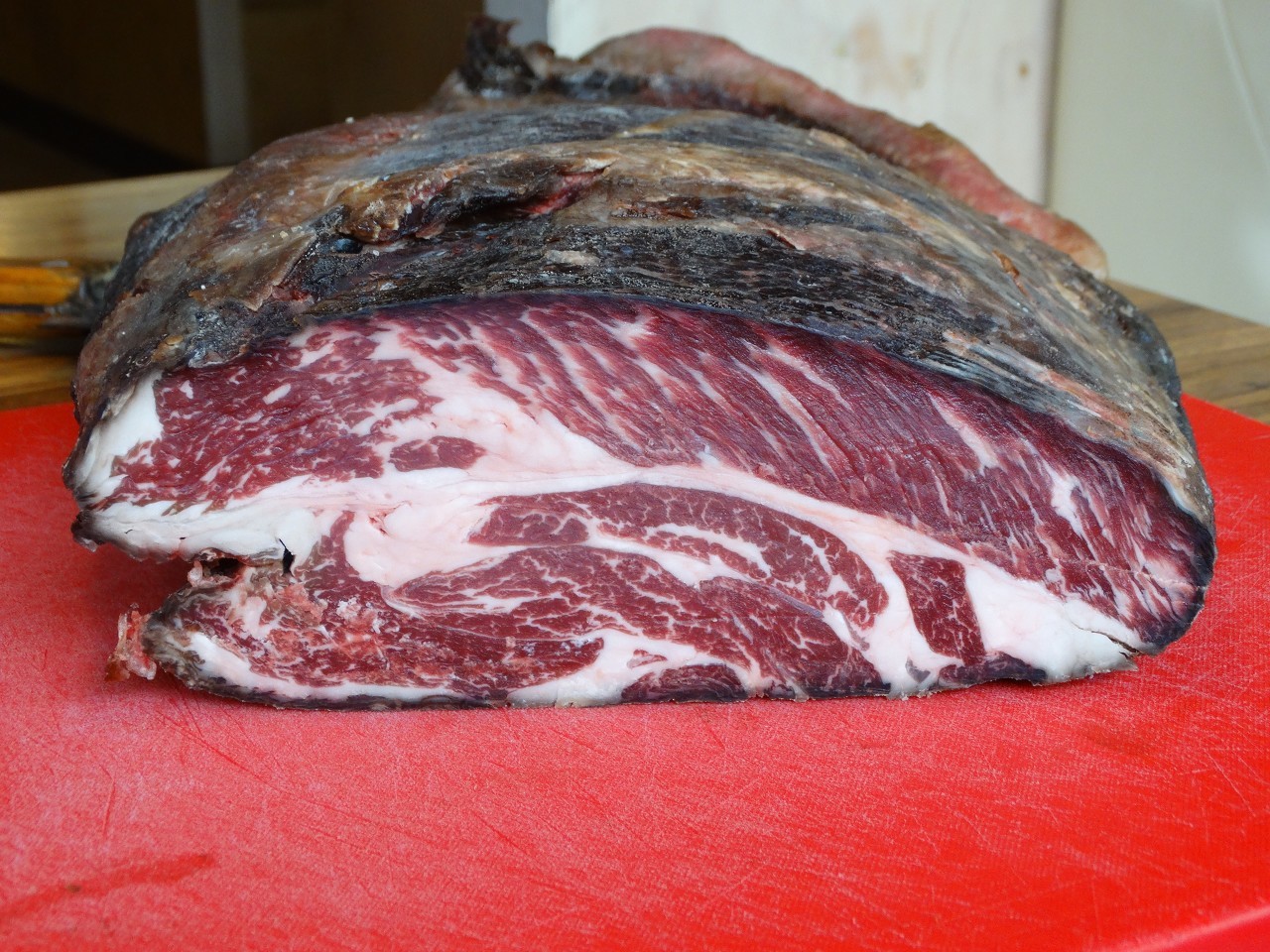 切面包的正确手法你应该知道,怎么切面包蛋糕才好看