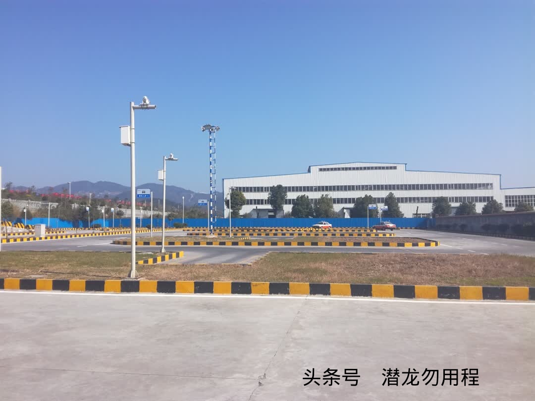 2022驾考新规是难了还是简单了,驾考新规开始实施了没有