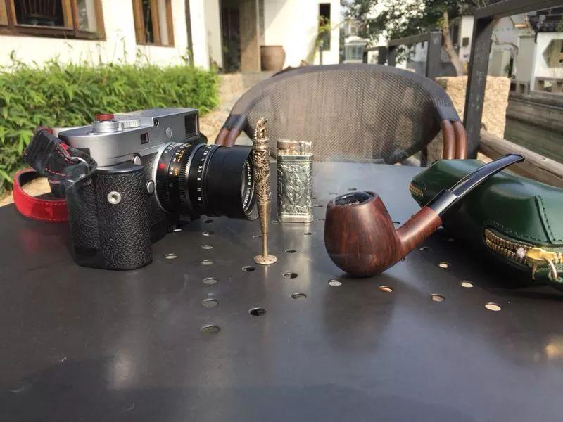 新婚,老婆没有要钻戒,买了一台徕卡