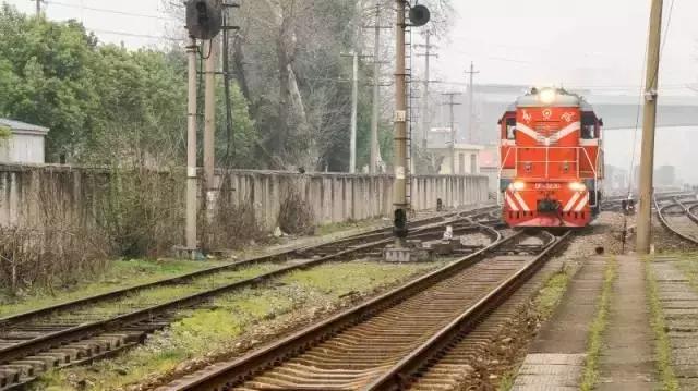 武汉地铁早高峰4号线,武汉地铁红色专列