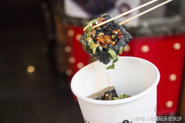 长沙太平街臭豆腐图片,长沙太平街小吃有臭豆腐和排骨