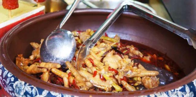 长沙太平街臭豆腐图片,长沙太平街小吃有臭豆腐和排骨