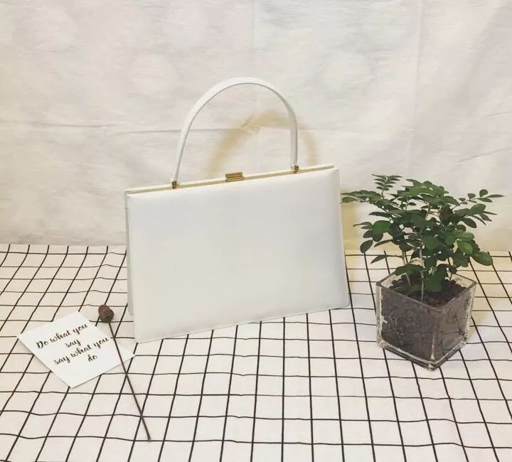 月薪5000的我是怎么存钱买房的,月入多少穿得起celine