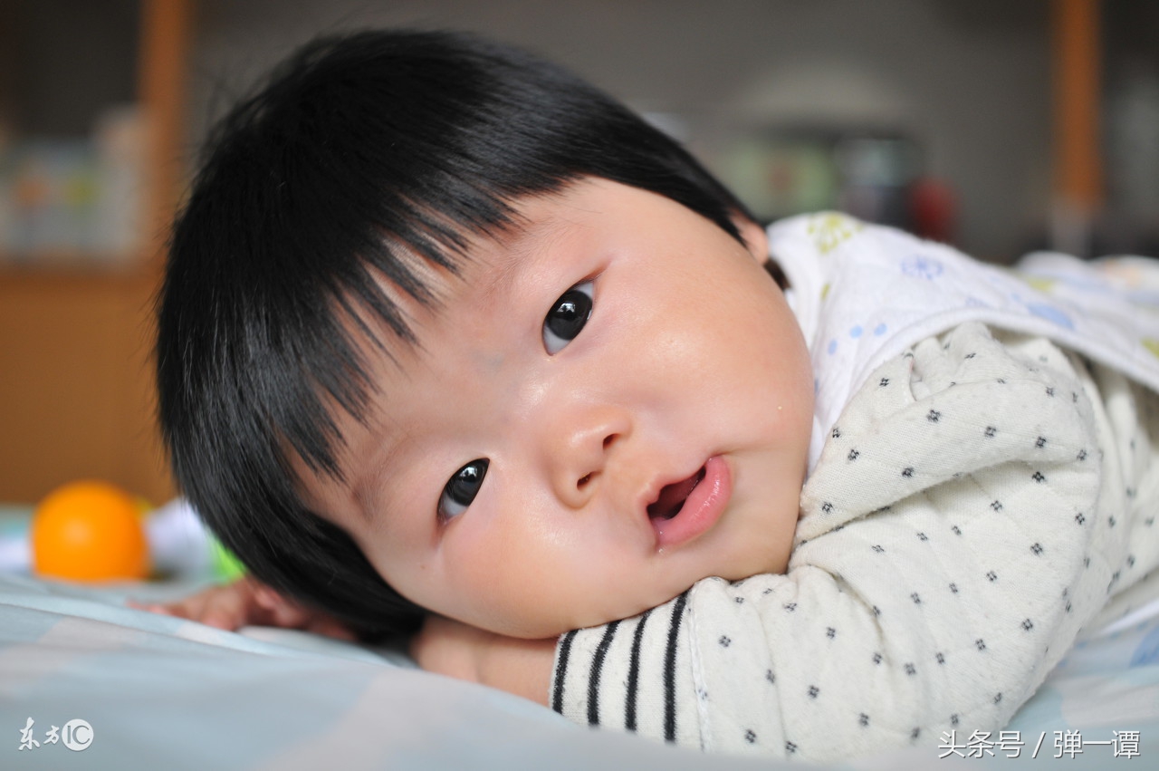 孩子后脑勺青了,孩子头有青块