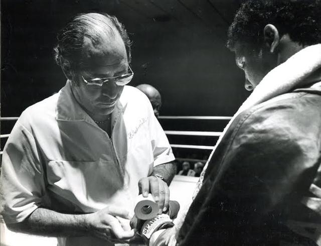 传奇离去:拳王阿里私人医生帕切科逝世,曾对阿里身体了如指掌