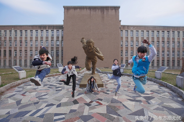 依山伴海,这样的大连理工大学你喜欢吗?