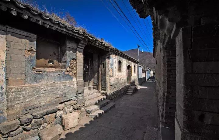 京西深山中的古村落苇子水村,京西无人居住的古村落