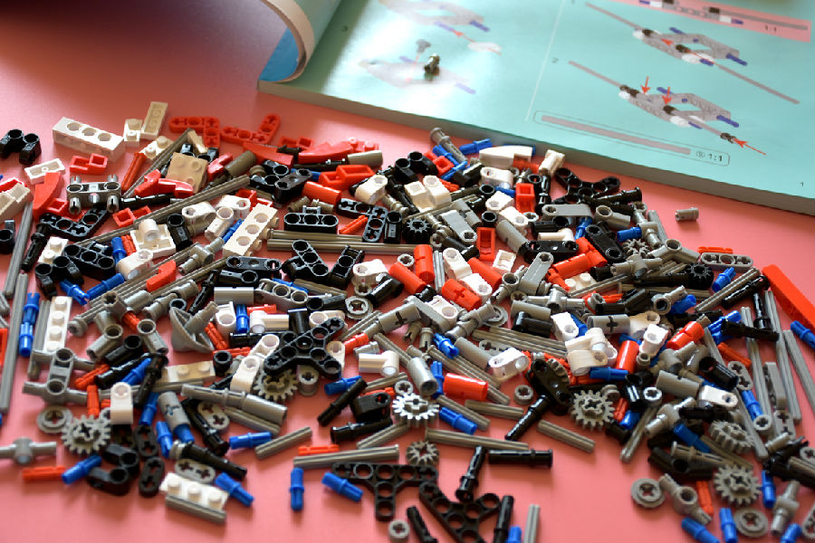 米兔积木履带机器人2000元以下的,米兔积木机器人app没有履带机甲了