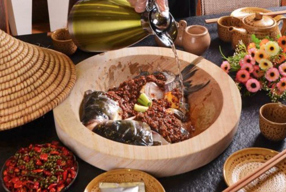 汽锅鱼正宗视频,汽锅鱼云南