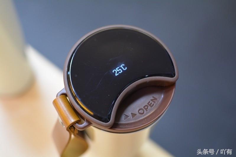 可以用来玩游戏的水杯-吻吻鱼智能咖啡杯