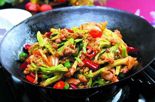 花菜怎么炒好吃适合小孩子吃,花菜怎么炒才好吃