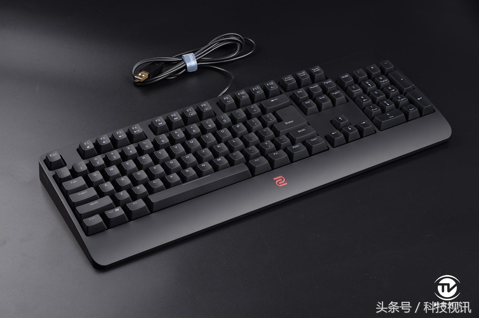 依旧偏执狂明基ZOWIECELERITASⅡ机械键盘评测