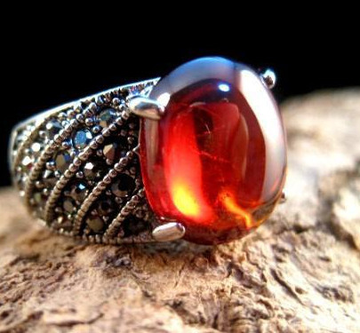 锆石有颜色的图片欣赏,宝石欣赏蓝锆石