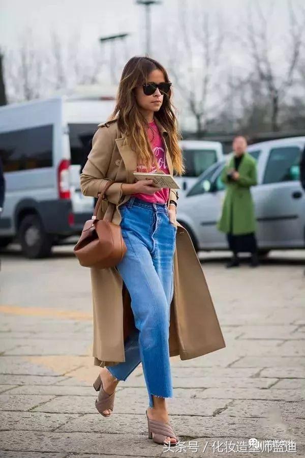 卡其色风衣怎么搭配裤子和鞋子,深蓝色风衣怎么搭配裤子鞋子