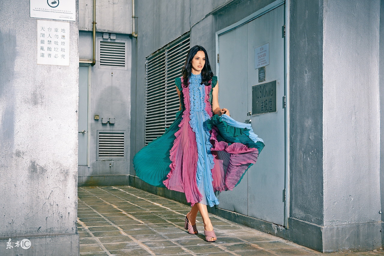 薄透真丝老年妇女睡裙,深v真丝蕾丝吊带睡裙