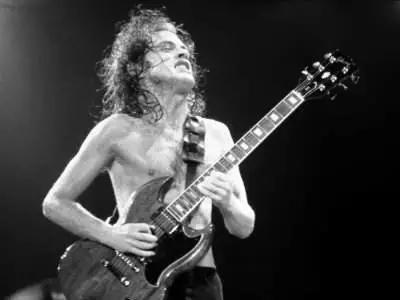 15岁斗琴碾压老师、62岁穿校服甩头，他说自己要躁到下个世纪！