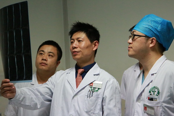 严重颈椎病压迫神经怎么办,得了颈椎病脊髓受压怎么办