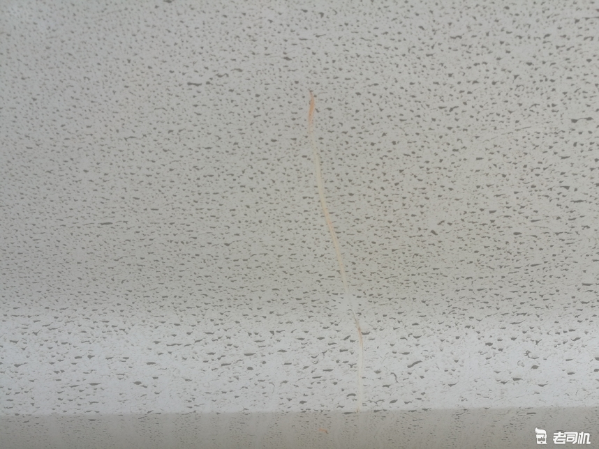 车身小凹陷有必要钣金喷漆吗,车门凹陷是钣金喷漆还是做无痕