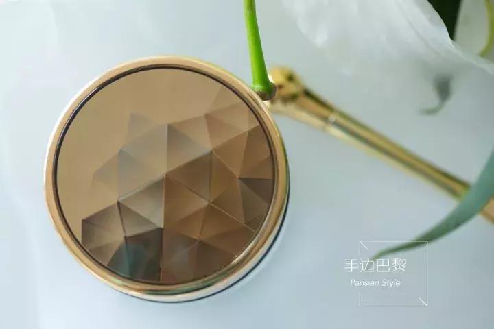 雅诗兰黛白金级蕴能黑钻眼霜真假,雅诗兰黛白金黑钻奢华眼霜有细闪