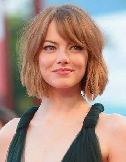 适合40-50岁圆脸中长发发型,适合圆脸微胖女生发型中长卷发