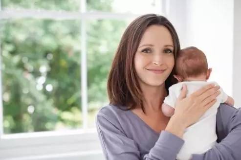 产后起床脚后跟疼走几步就会好了,产后脚后跟一走路就疼是怎么回事