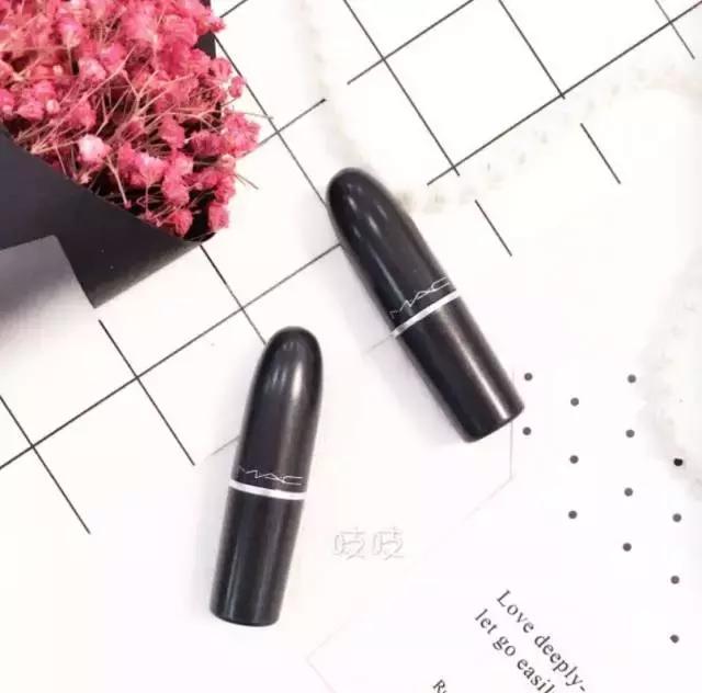 akfm系列哪支口红最好看,第一次买口红买几支