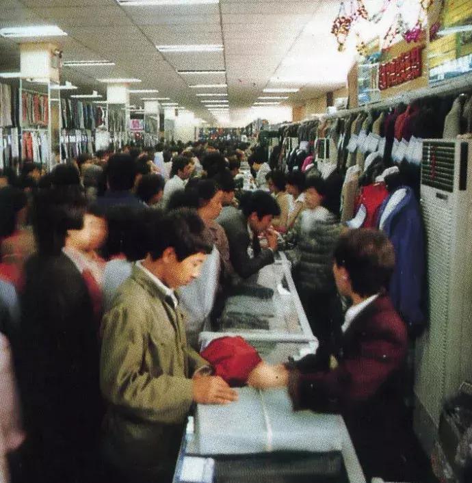 30年前沈阳老照片中街,沈阳市80年代的老照片