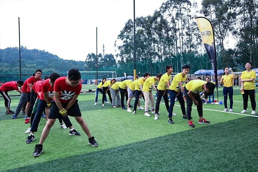 这运动会有毒！穿别人裤裆还很开心