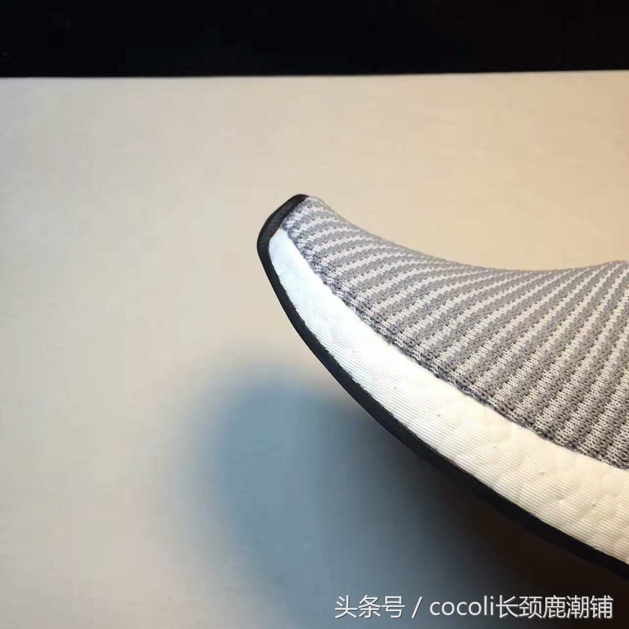 盘点那些年穿过的鞋子,袜子鞋什么时候开始流行