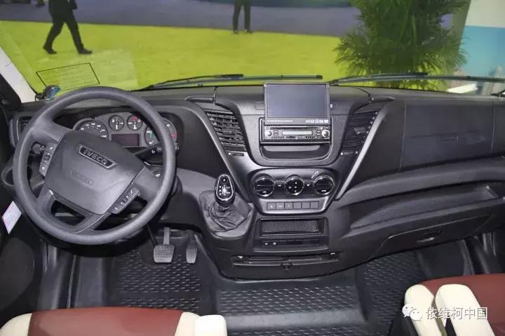 售价百万？大厨房+大床铺！配置奢华！这是你要的旗舰依维柯房车