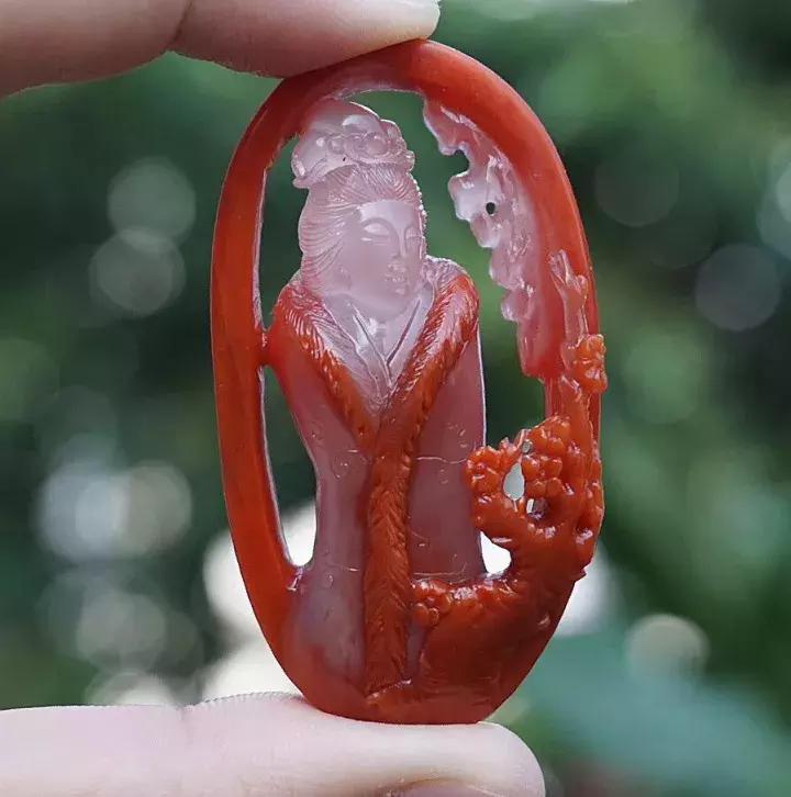 熹香坊带您领略冰飘南红的这一特质,连翡翠都比不上!