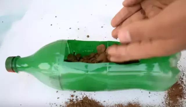 小瓶子手工制作小东西养花,省钱10大养花神器1个塑料瓶做出来