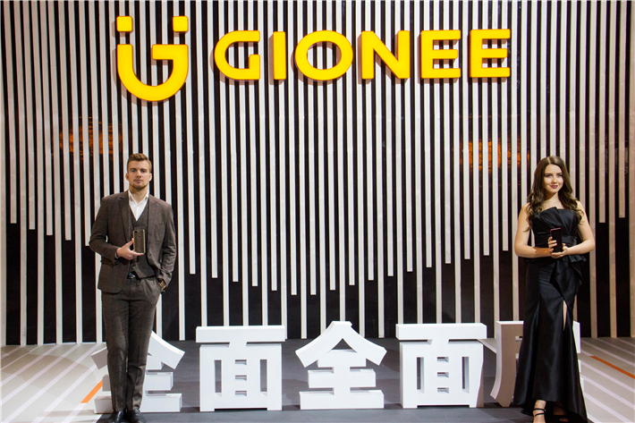 金立创新发布8款全面屏手机新品，全面屏2.0明年上半年到来