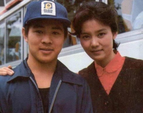 女生对你忽冷忽热但又不提分手,女生忽冷忽热的对男生该放弃吗