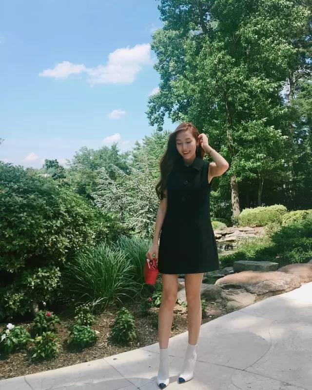 周冬雨同款白色袜子,周冬雨穿袜子教程