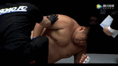 擂台被踢裆的选手后续,盘点擂台上被人羞辱的人