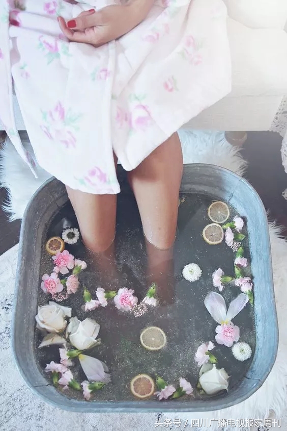 冬季泡脚暖身暖心,驱寒温肺泡脚