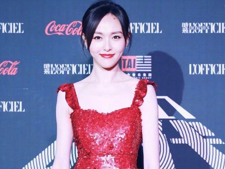 白敬亭穿秋裤,白敬亭红色秋裤