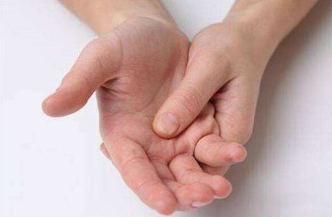 孕妈妈睡觉会手麻是怎么回事？