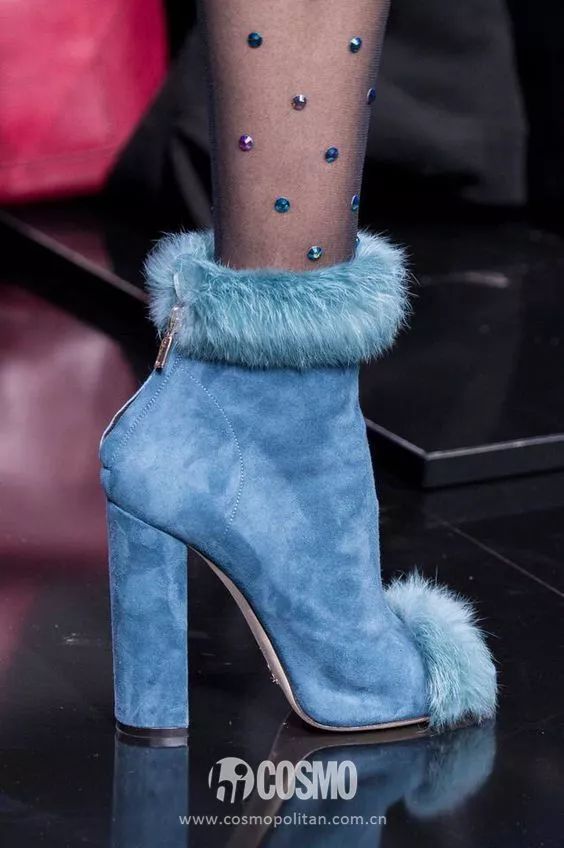 时髦办｜看厌了基础款丝绒短靴的我还能作什么妖？