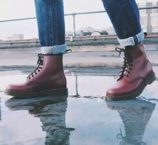 这个冬天男人应该有双马丁靴,来一双男士耐穿好看的鞋