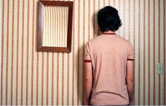 在人面前自卑害羞怎么克服,怎么克服害羞自卑胆小