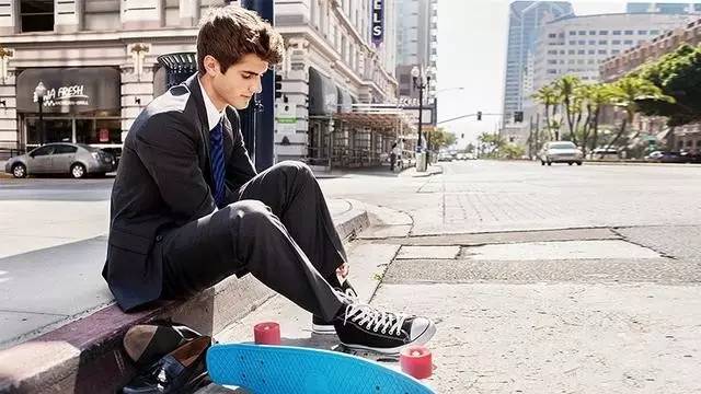 在职场怎么穿衣打扮,如何高效进行职场穿搭