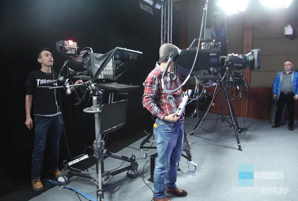 直播平台距离快播还有多远？从这些年脱过的女主播说起