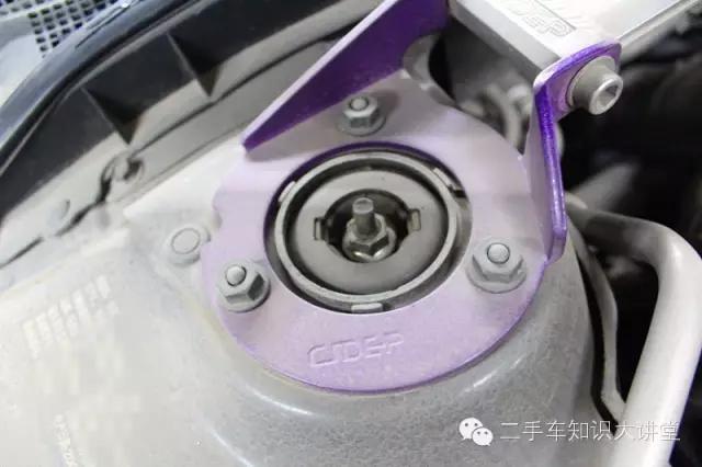 这台二手车换过悬挂、刮过底盘,但把车吊起来后,评估师惊呆了!