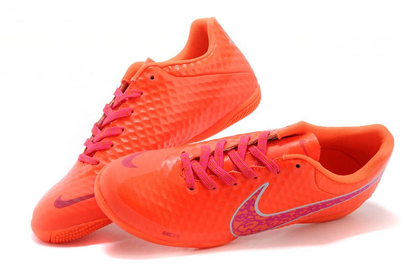 如何让你的女朋友爱上足球的视频,让女朋友彻底爱上足球