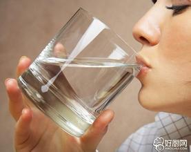 感冒引起的牙疼能用盐水漱口吗,用盐水能缓解牙痛然后口腔内肿了